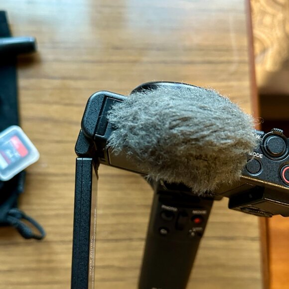 Sony ZV-1 with Creator Kit - Picture 8 of 12